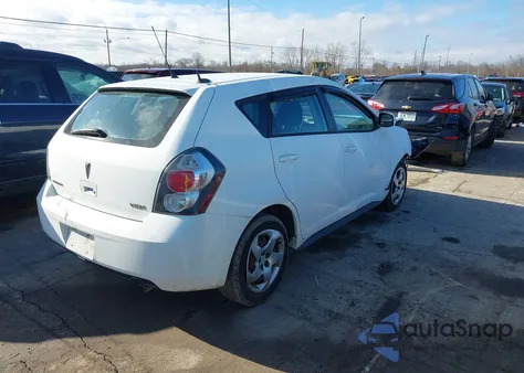 2009 Pontiac Vibe z USA, uszkodzony, nr VIN 5Y2SP678X9Z449407
